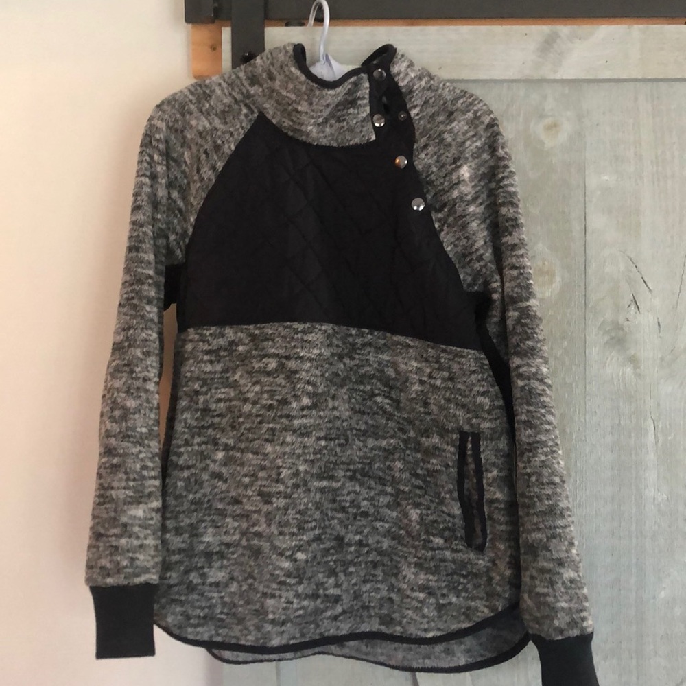 Abercrombie Asymetrical snap up Fleece size M